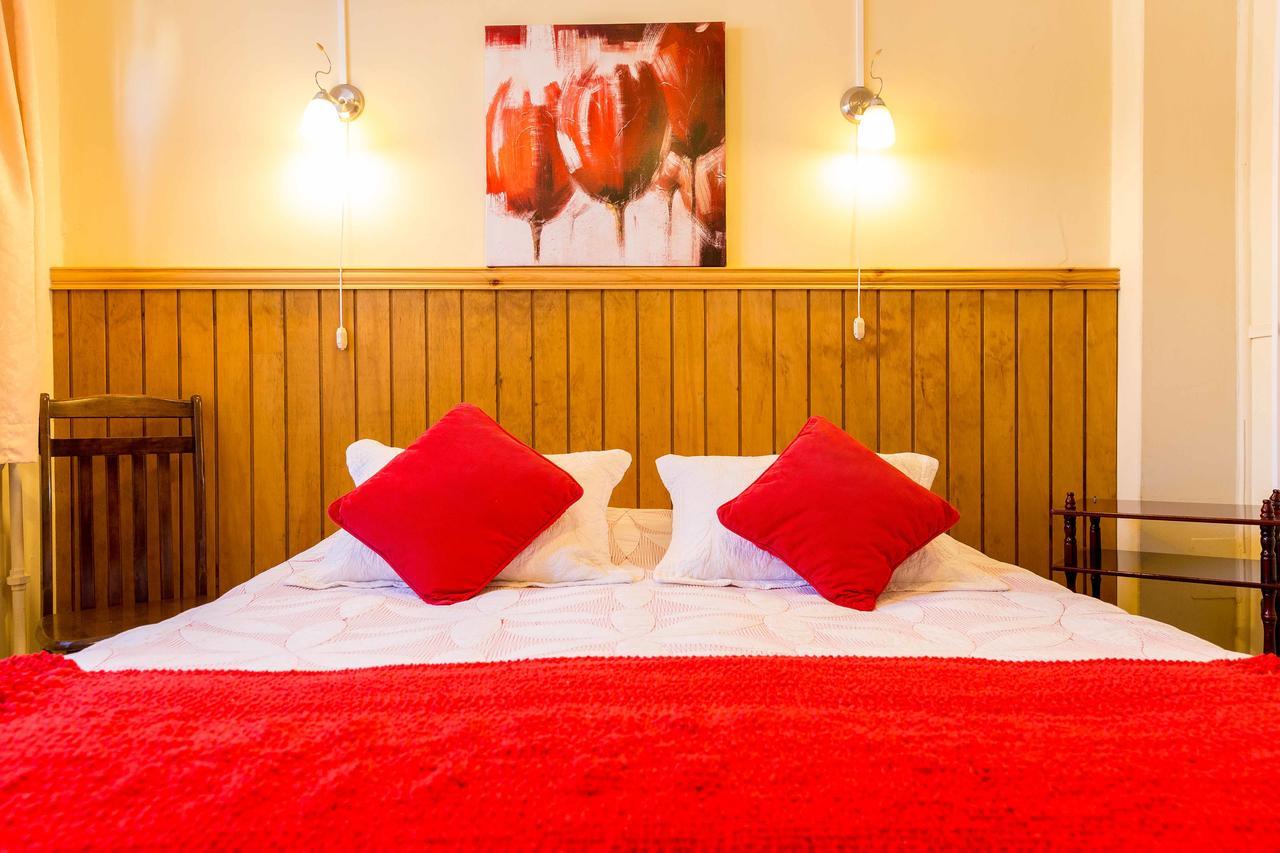 Hostal Y Cabanas Ainil Пунта-Аренас Екстер'єр фото