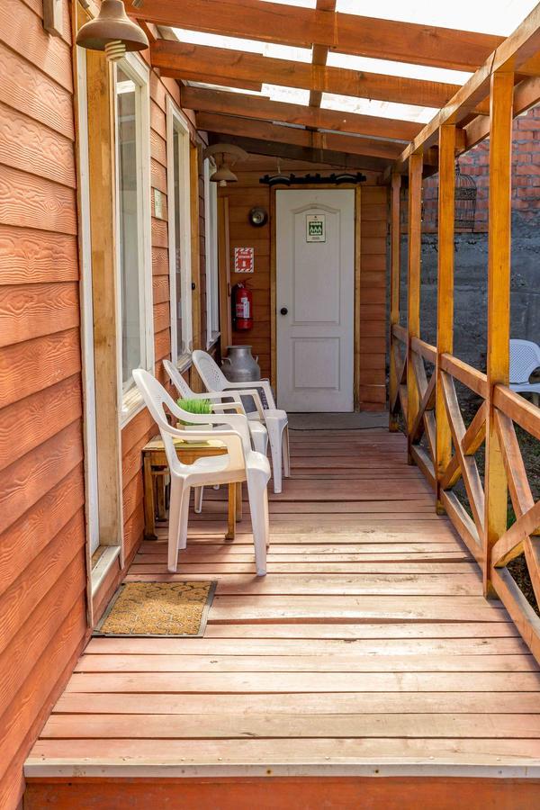 Hostal Y Cabanas Ainil Пунта-Аренас Екстер'єр фото
