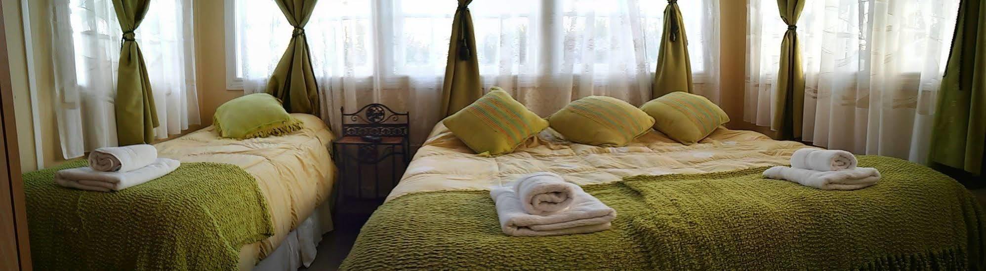 Hostal Y Cabanas Ainil Пунта-Аренас Екстер'єр фото