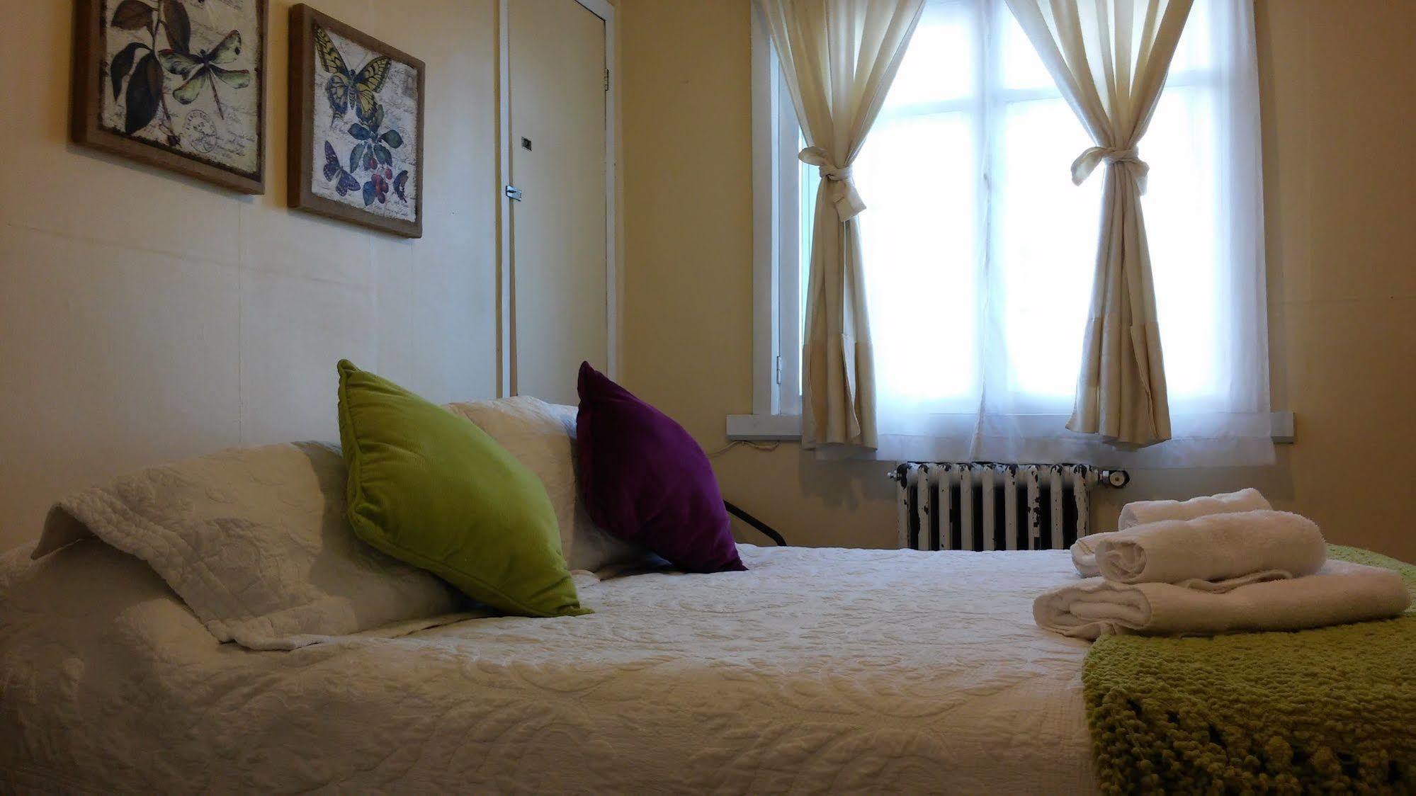 Hostal Y Cabanas Ainil Пунта-Аренас Екстер'єр фото