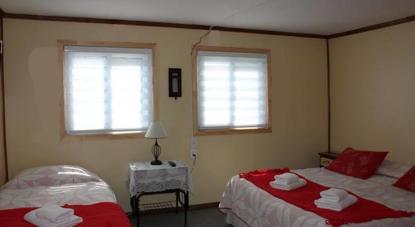 Hostal Y Cabanas Ainil Пунта-Аренас Екстер'єр фото