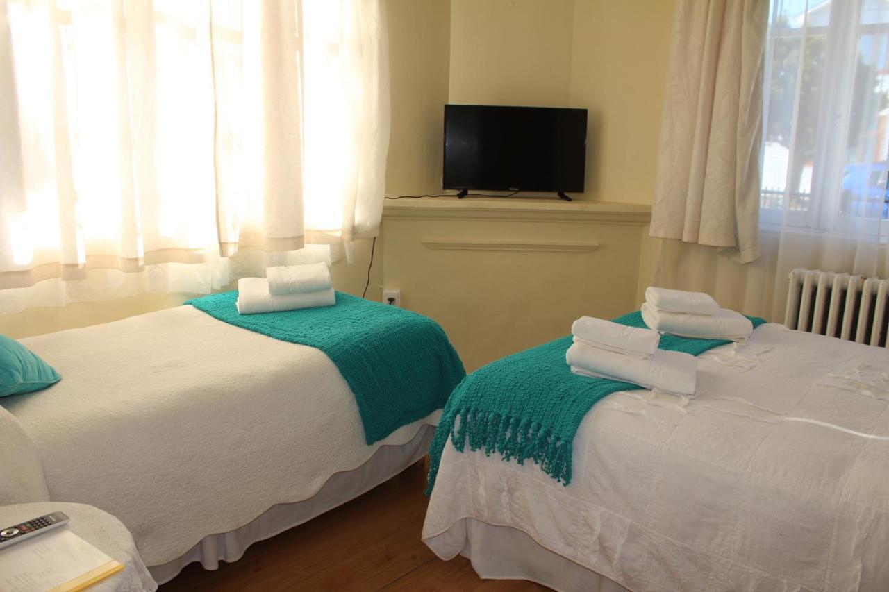 Hostal Y Cabanas Ainil Пунта-Аренас Екстер'єр фото
