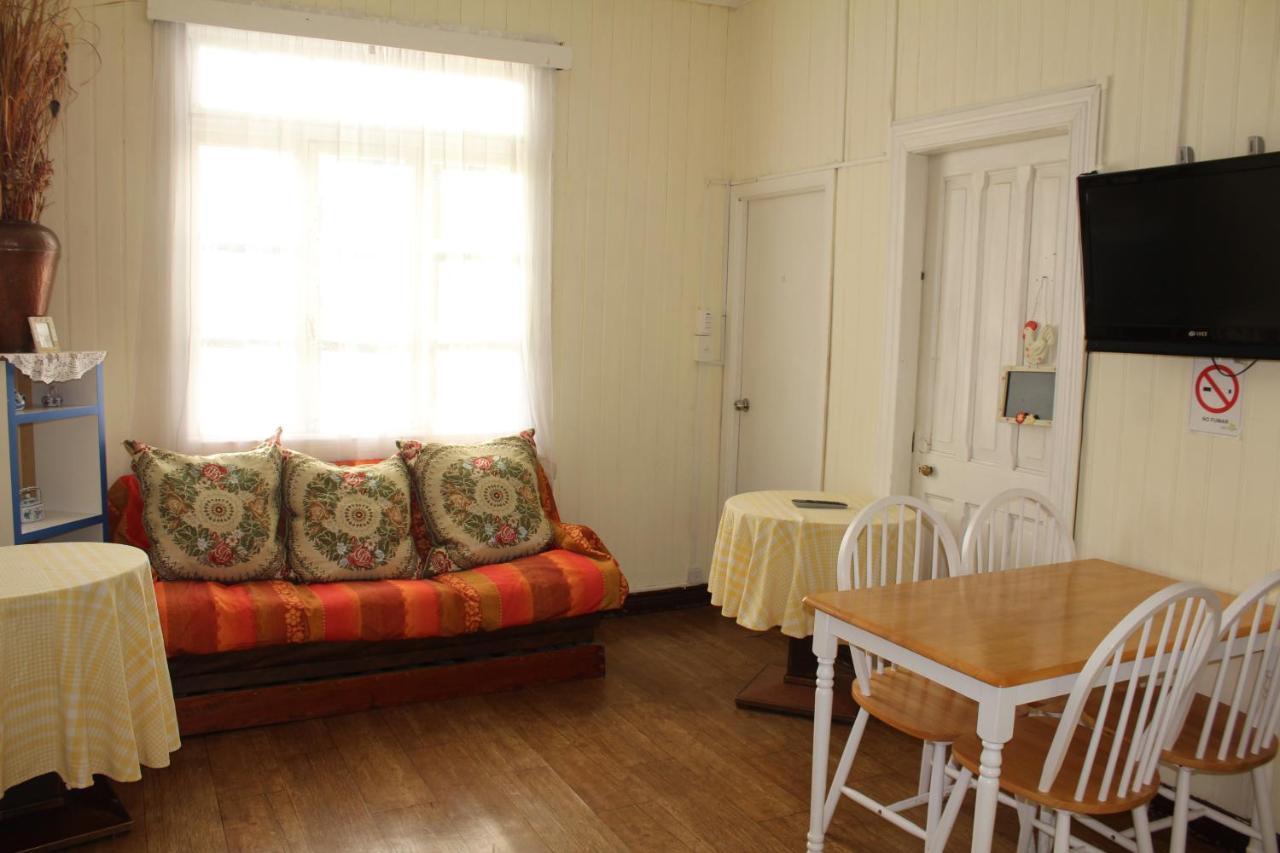 Hostal Y Cabanas Ainil Пунта-Аренас Екстер'єр фото