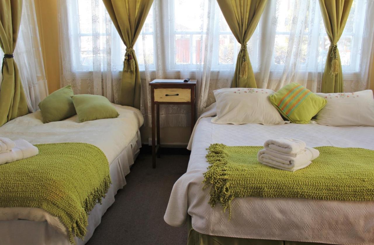 Hostal Y Cabanas Ainil Пунта-Аренас Екстер'єр фото