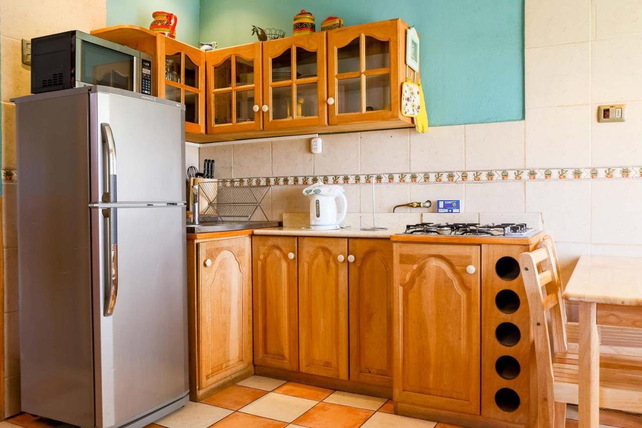 Hostal Y Cabanas Ainil Пунта-Аренас Екстер'єр фото