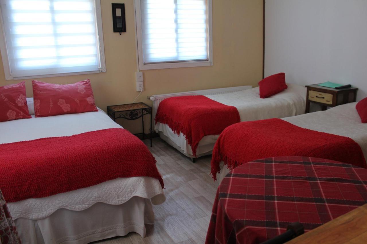 Hostal Y Cabanas Ainil Пунта-Аренас Екстер'єр фото