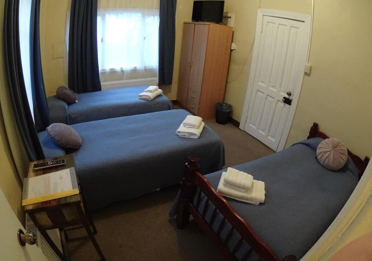 Hostal Y Cabanas Ainil Пунта-Аренас Екстер'єр фото
